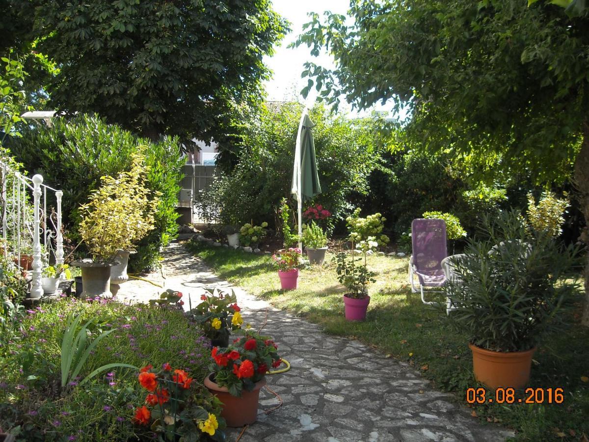 Maison De Retraite Vertaizon Exterior photo