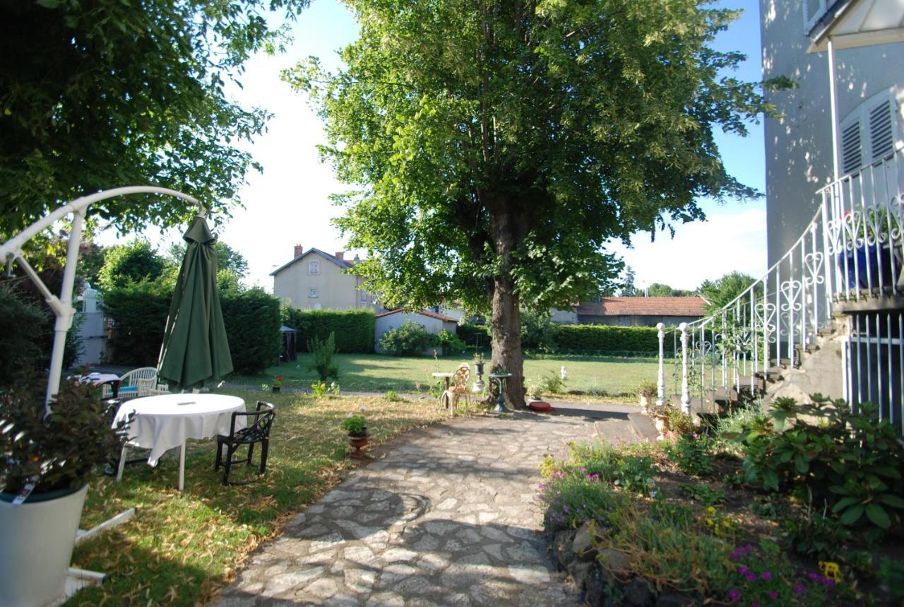 Maison De Retraite Vertaizon Exterior photo